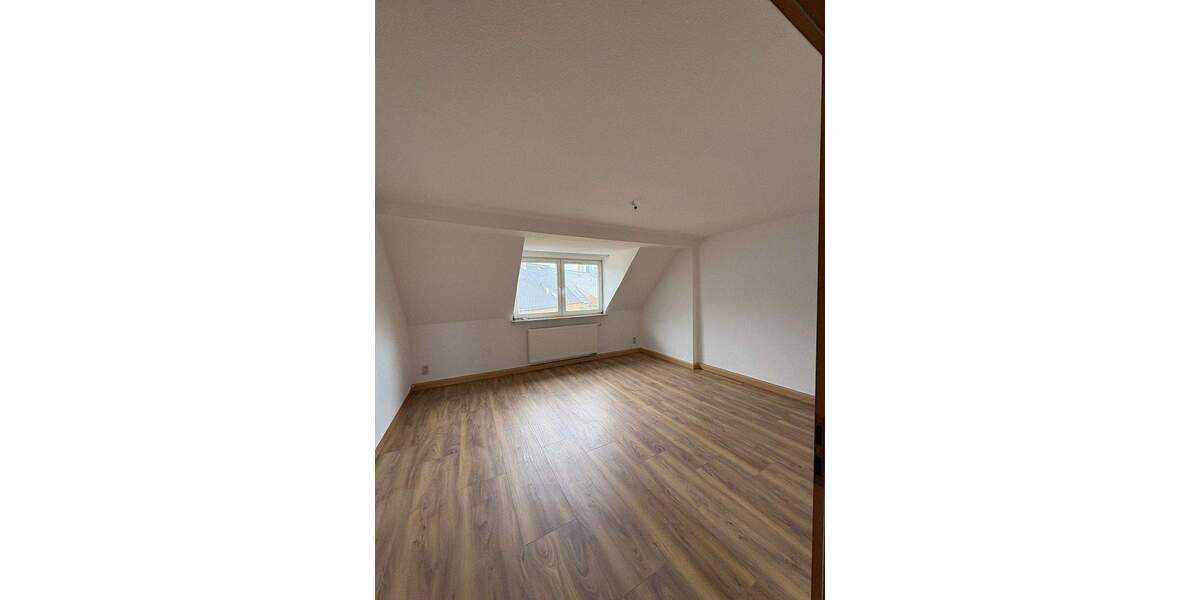 Etagenwohnung Plauen Westend - 2 Zimmer, 77 m&sup2;, 380&euro; | Angebot:25780006