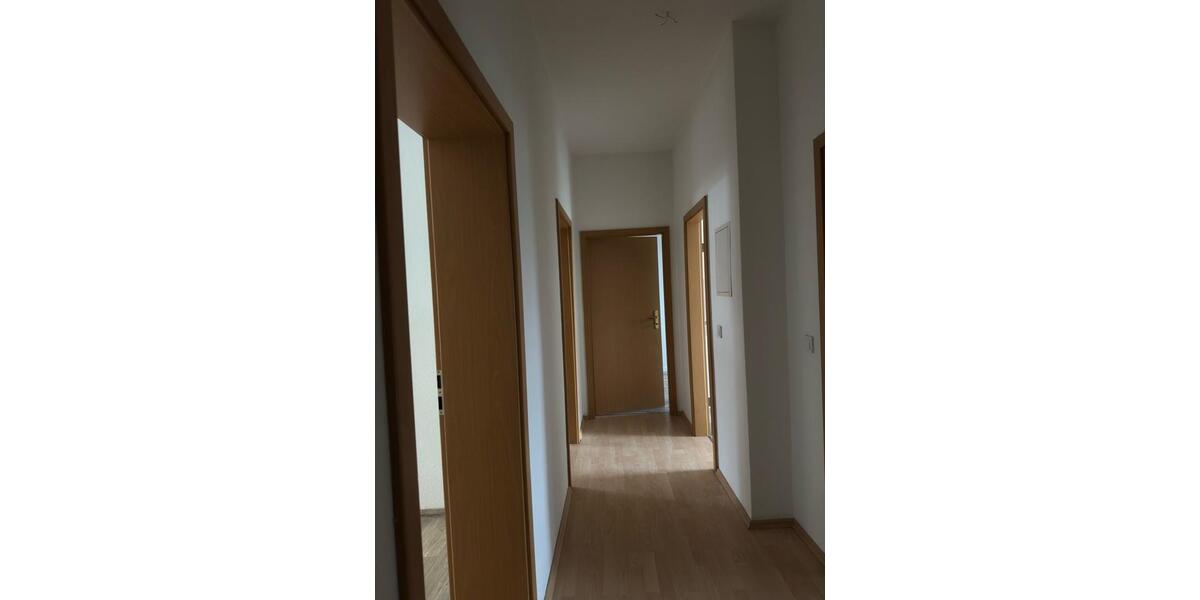 Erdgeschoßwohnung Greiz - 3 Zimmer, 66 m&sup2;, 380&euro; | Angebot:25224307