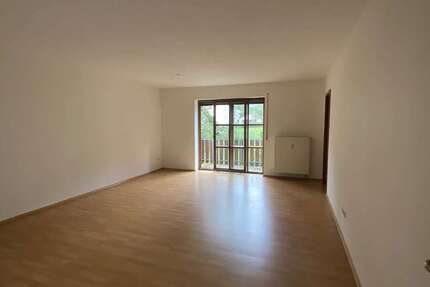 Wohnung Rodewisch - 3 Zimmer, 70 m&sup2;, 385&euro; | Angebot:26768409