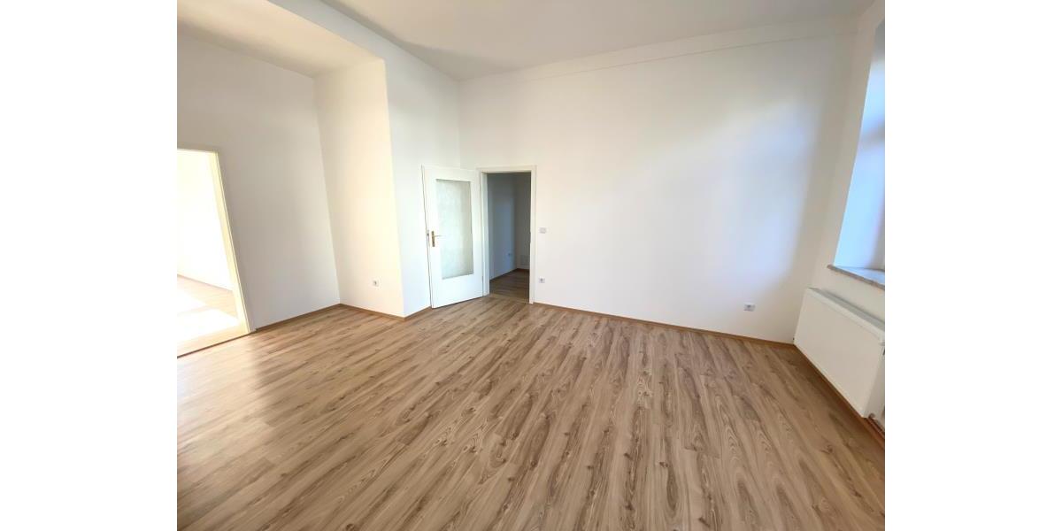Etagenwohnung Plauen - 2 Zimmer, 63 m&sup2;, 375&euro; | Angebot:25055996
