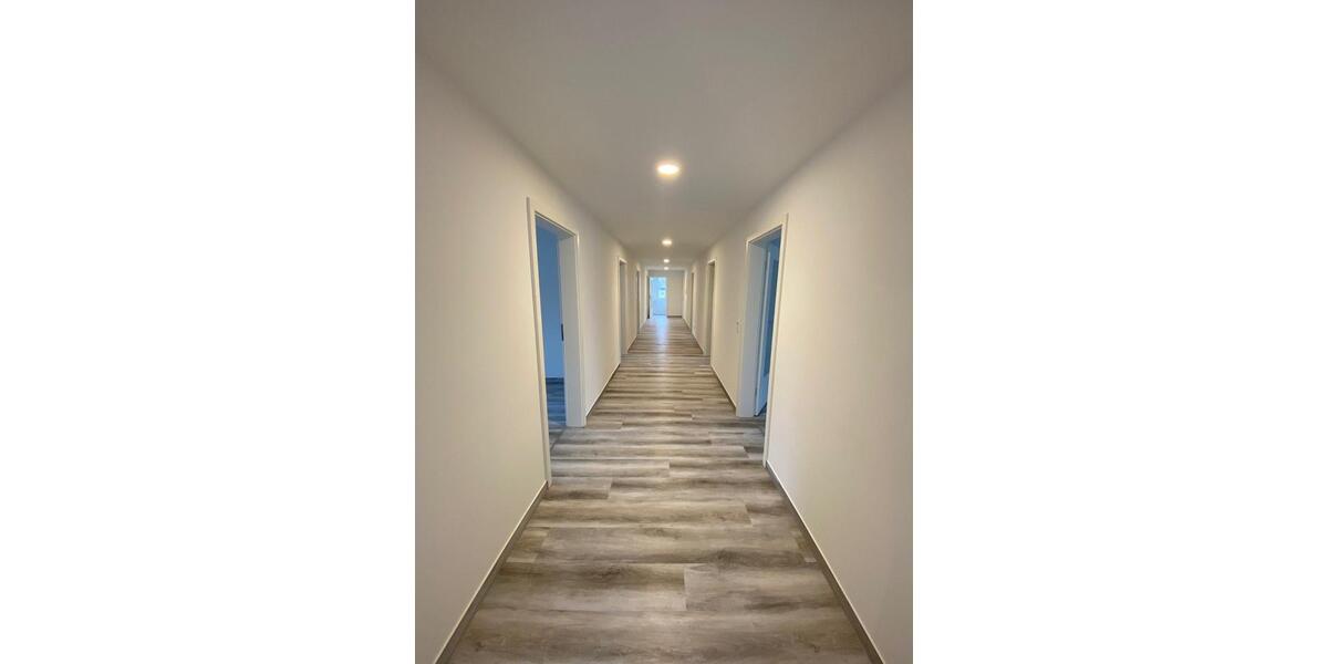 Dachgeschoßwohnung Plauen Bahnhofsvorstadt - 6 Zimmer, 145 m&sup2;, 1.390&euro; | Angebot:17463037