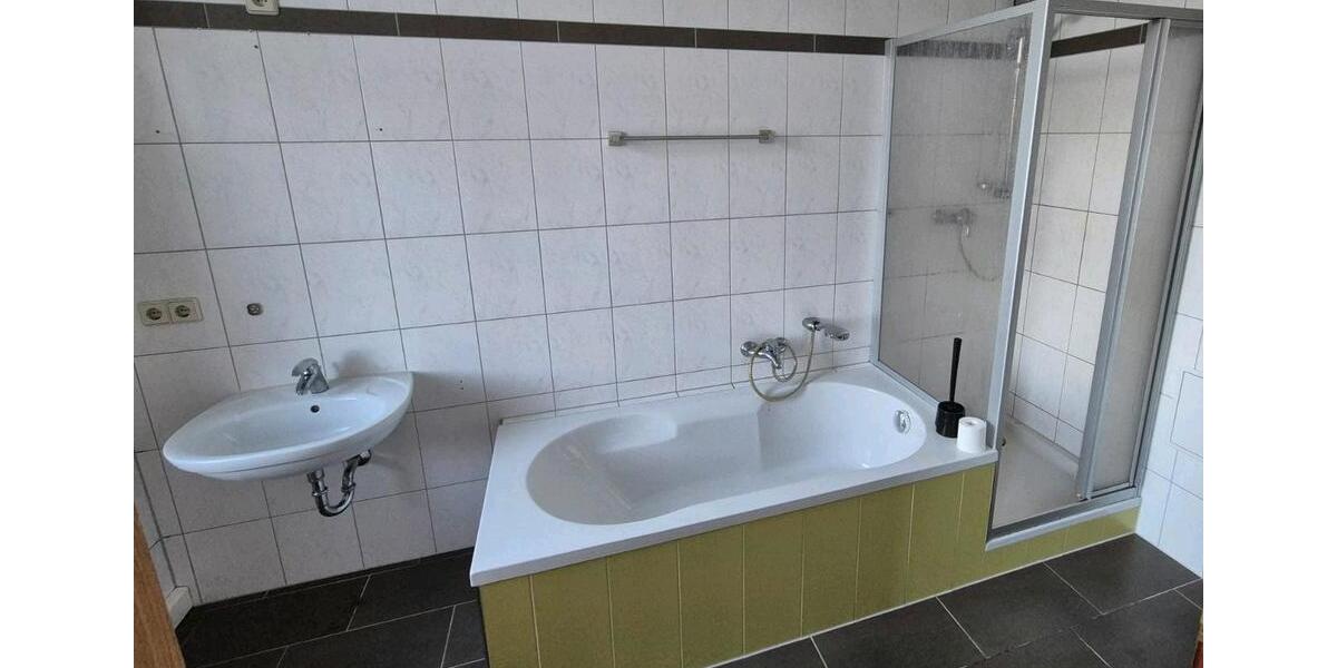 Etagenwohnung Falkenstein/Vogtland Vogtland - 3 Zimmer, 94 m&sup2;, 540&euro; | Angebot:25444208