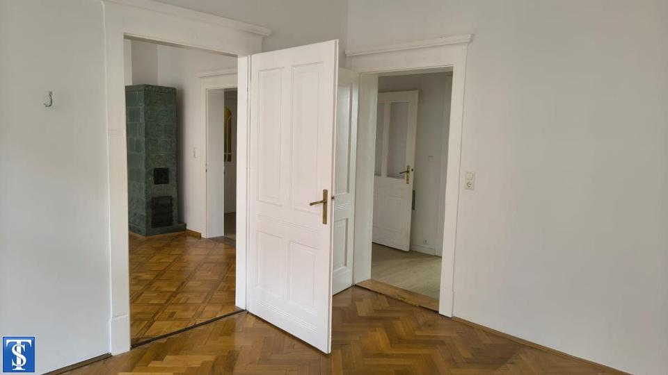 Etagenwohnung Plauen Bahnhofsvorstadt - 4 Zimmer, 105 m&sup2;, 600&euro; | Angebot:20200948