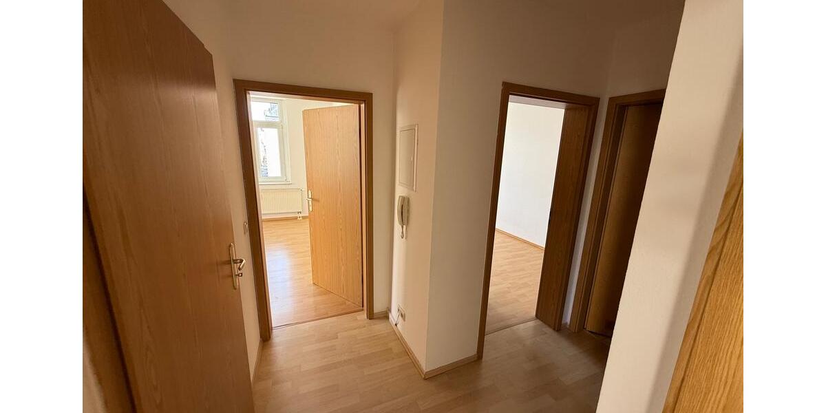 Etagenwohnung Reichenbach im Vogtland - 3 Zimmer, 57 m&sup2;, 285&euro; | Angebot:24836330
