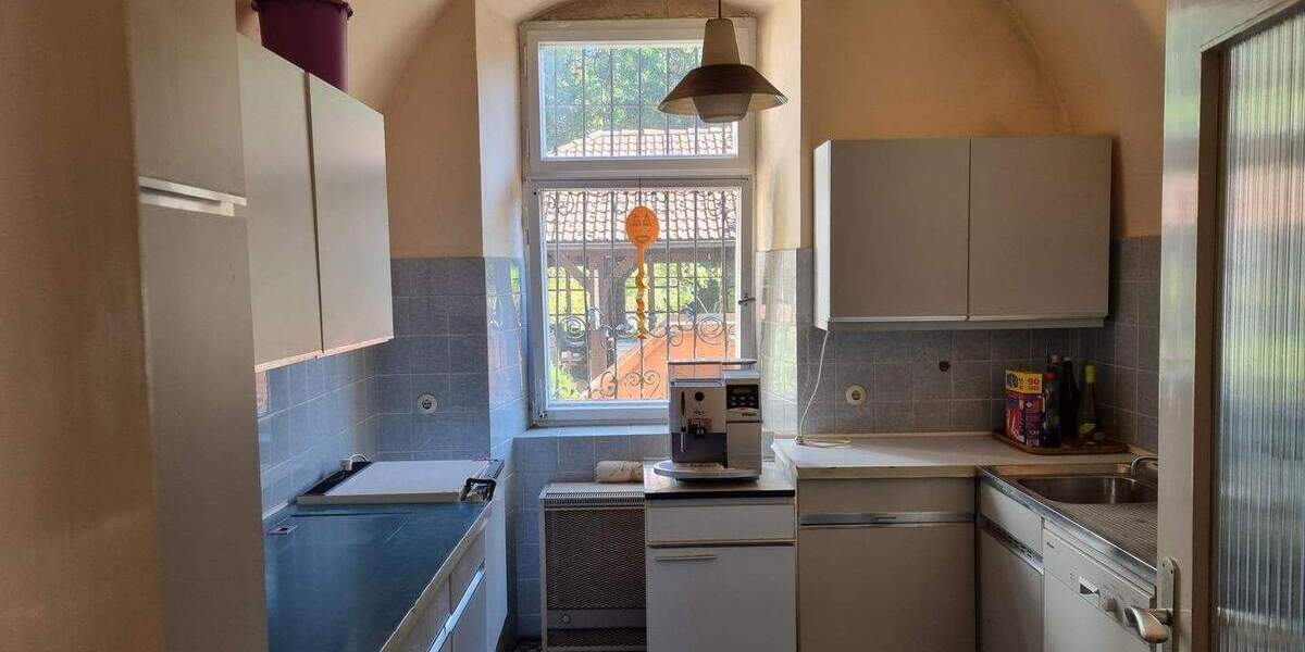 Mehrfamilienhaus, Wohnhaus Hof Innenstadt - 1 Zimmer, 298 m&sup2;, 450.000&euro; | Angebot:25775911