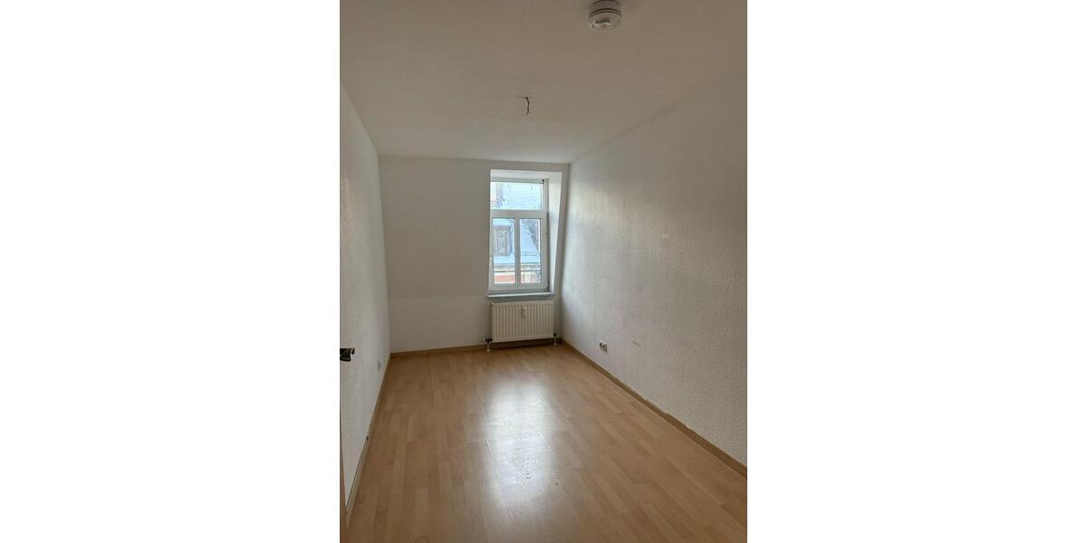 Etagenwohnung Plauen Bahnhofsvorstadt - 4 Zimmer, 77 m&sup2;, 325&euro; | Angebot:23838268