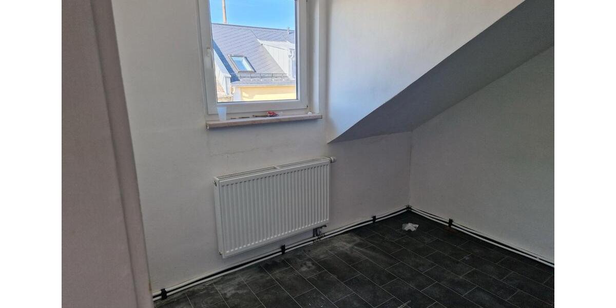 Dachgeschoßwohnung Hof Altstadt - 3 Zimmer, 85 m&sup2;, 700&euro; | Angebot:26683668