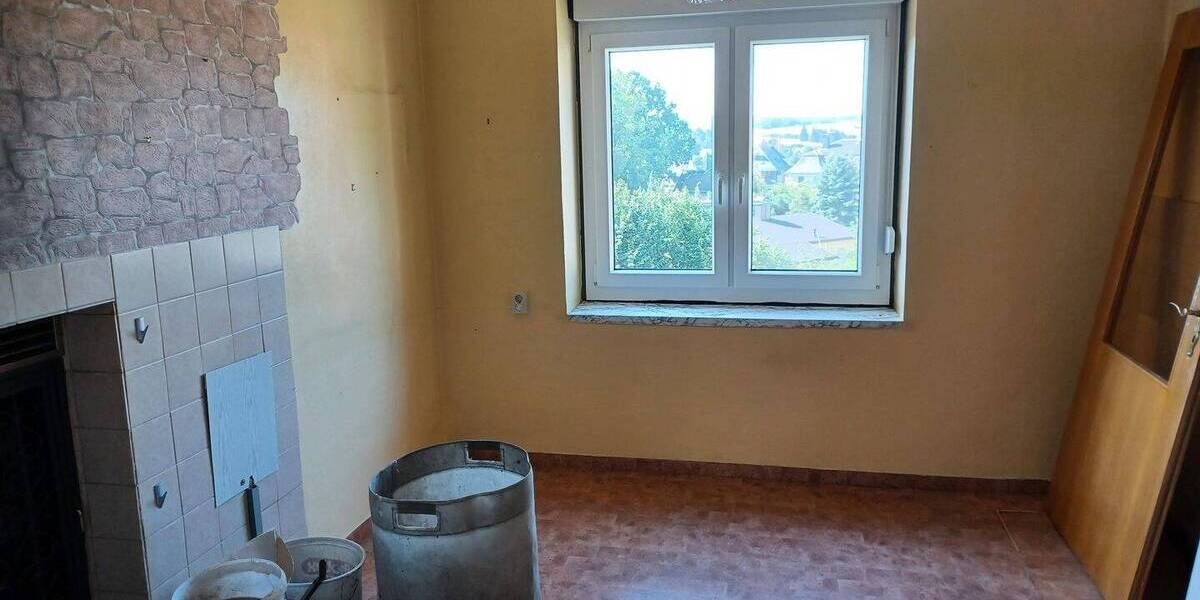 Doppelhaushälfte Pausa - 7 Zimmer, 185 m&sup2;, 65.000&euro; | Angebot:25741449