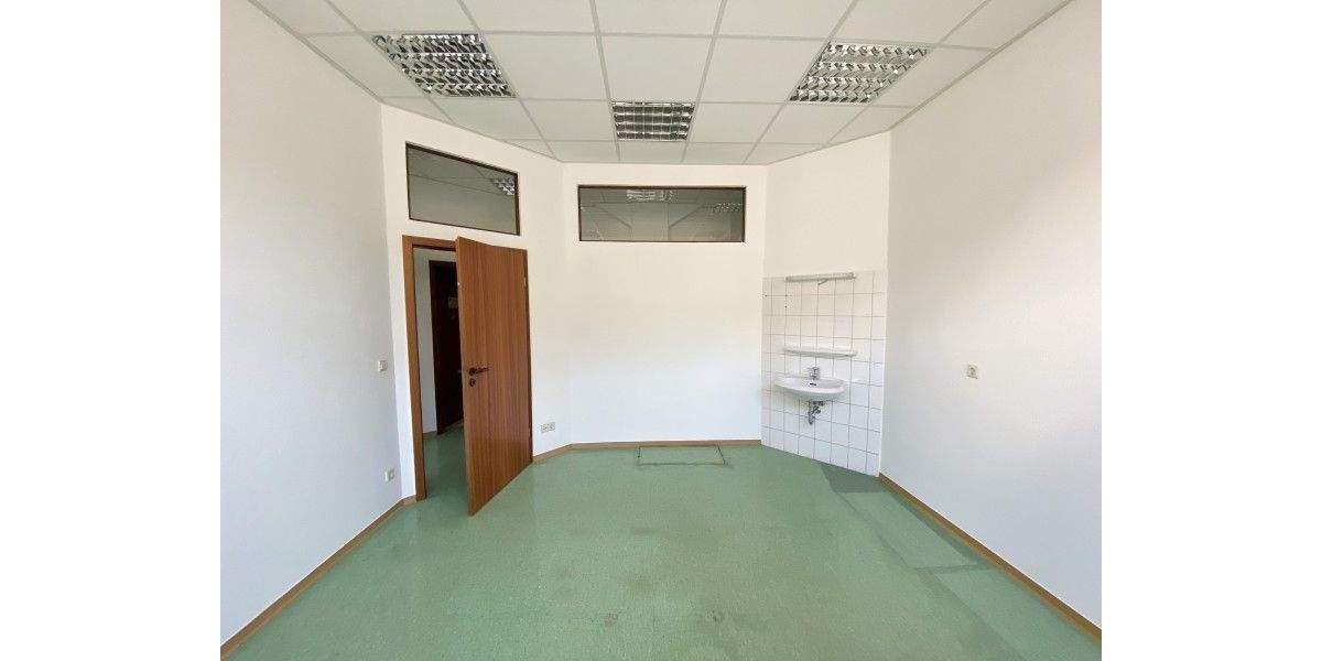 Gewerbeobjekt Plauen Stadtmitte - 8 Zimmer, 166 m&sup2;, 700&euro; | Angebot:25776519