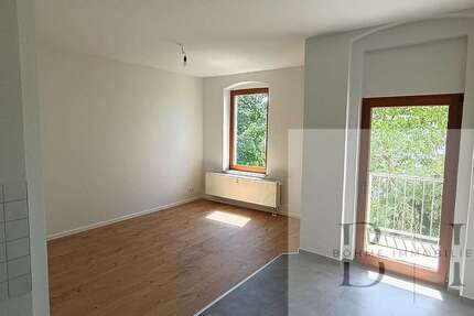 Wohnung Reichenbach - 2 Zimmer, 50 m&sup2;, 300&euro; | Angebot:27111947