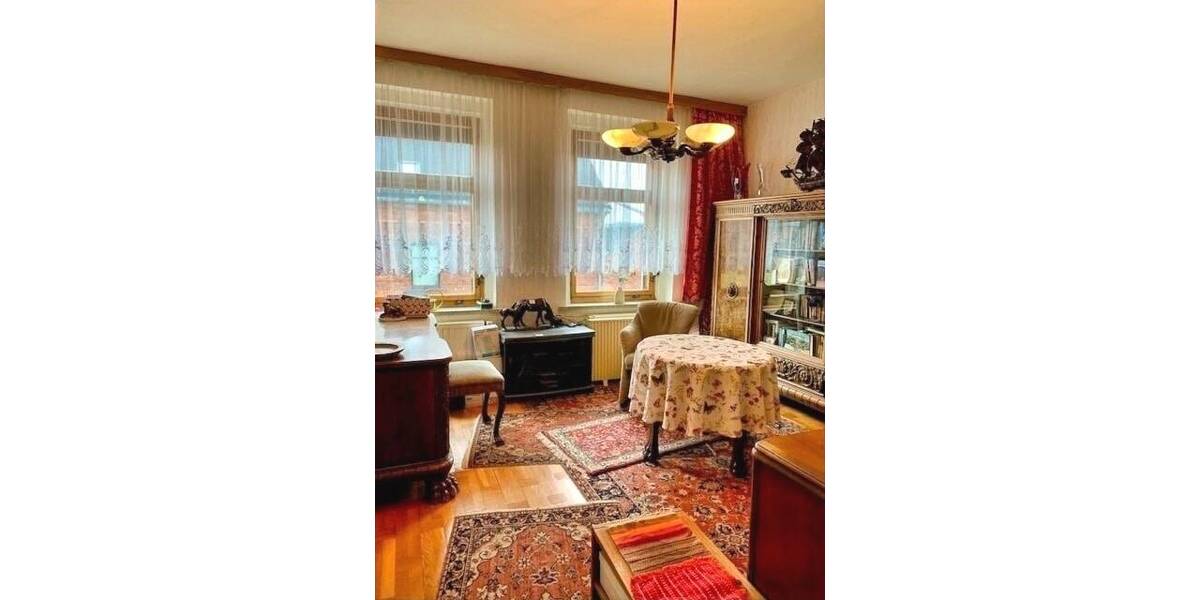 Doppelhaushälfte Lengenfeld - 8 Zimmer, 192 m&sup2;, 115.000&euro; | Angebot:26741160