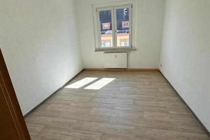 Wohnung Greiz - 3 Zimmer, 66 m&sup2;, 380&euro; | Angebot:25224307