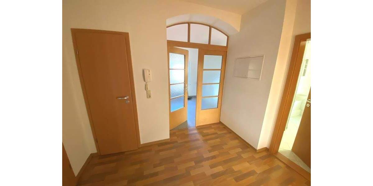 Etagenwohnung Plauen Ostvorstadt - 2 Zimmer, 74 m&sup2;, 370&euro; | Angebot:25776512