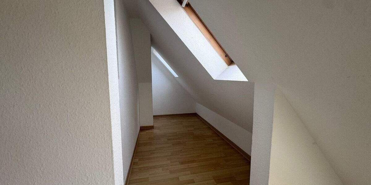 Etagenwohnung Plauen Stadtmitte - 2 Zimmer, 71 m&sup2;, 55.000&euro; | Angebot:25686174