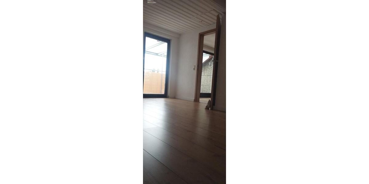 Dachgeschoßwohnung Hof Neuhof - 5 Zimmer, 90 m&sup2;, 750&euro; | Angebot:26674781