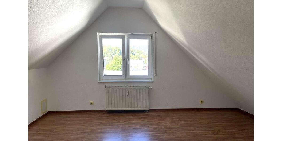 Dachgeschoßwohnung Klingenthal - 4 Zimmer, 146 m&sup2;, 740&euro; | Angebot:26547170