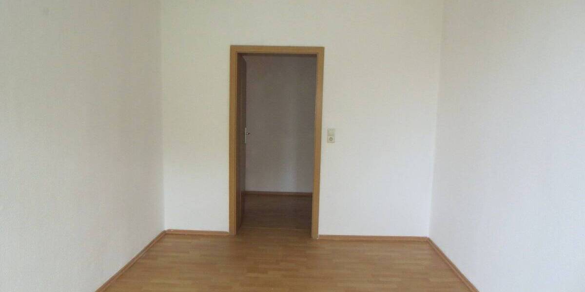 Etagenwohnung Plauen Stadtmitte - 3 Zimmer, 93 m&sup2;, 420&euro; | Angebot:25687458
