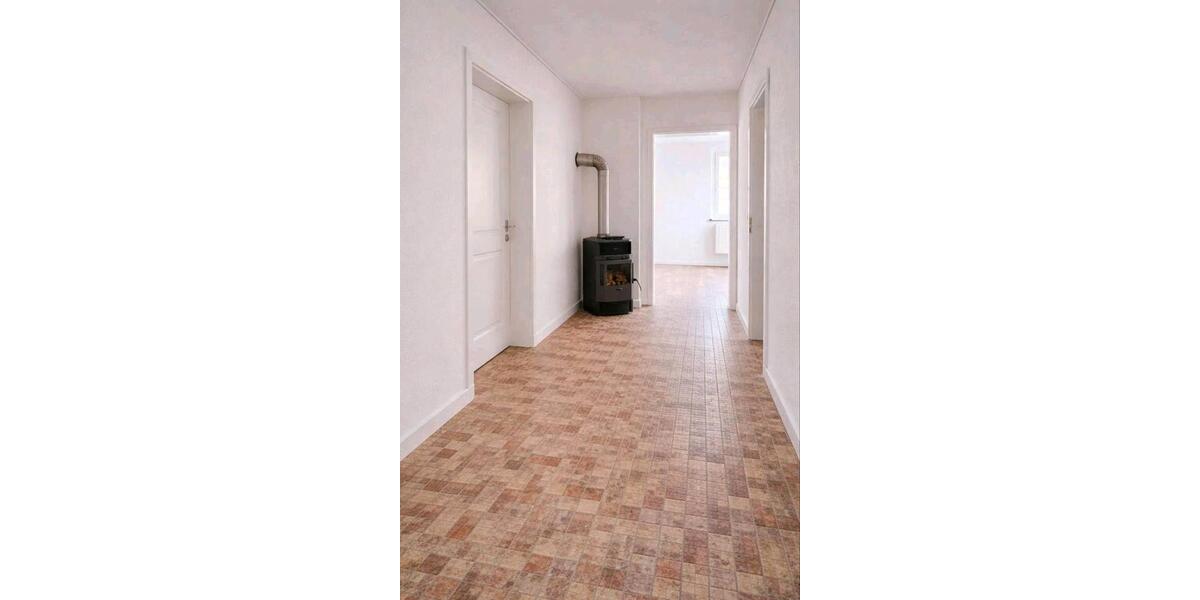 Erdgeschoßwohnung Feilitzsch - 4 Zimmer, 95 m&sup2;, 600&euro; | Angebot:25755037