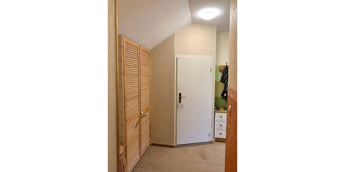 Doppelhaushälfte Lengenfeld - 8 Zimmer, 192 m&sup2;, 115.000&euro; | Angebot:26741160
