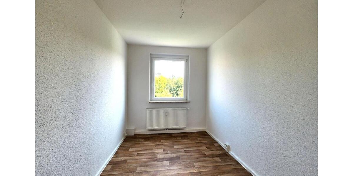 Etagenwohnung Reichenbach im Vogtland - 4 Zimmer, 69 m&sup2;, 320&euro; | Angebot:25989858