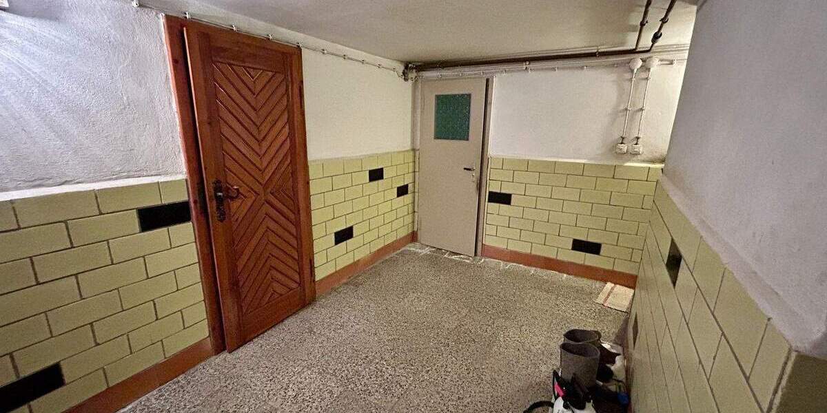 Einfamilienhaus Rodewisch - 1 Zimmer, 220 m&sup2;, 249.000&euro; | Angebot:25662114