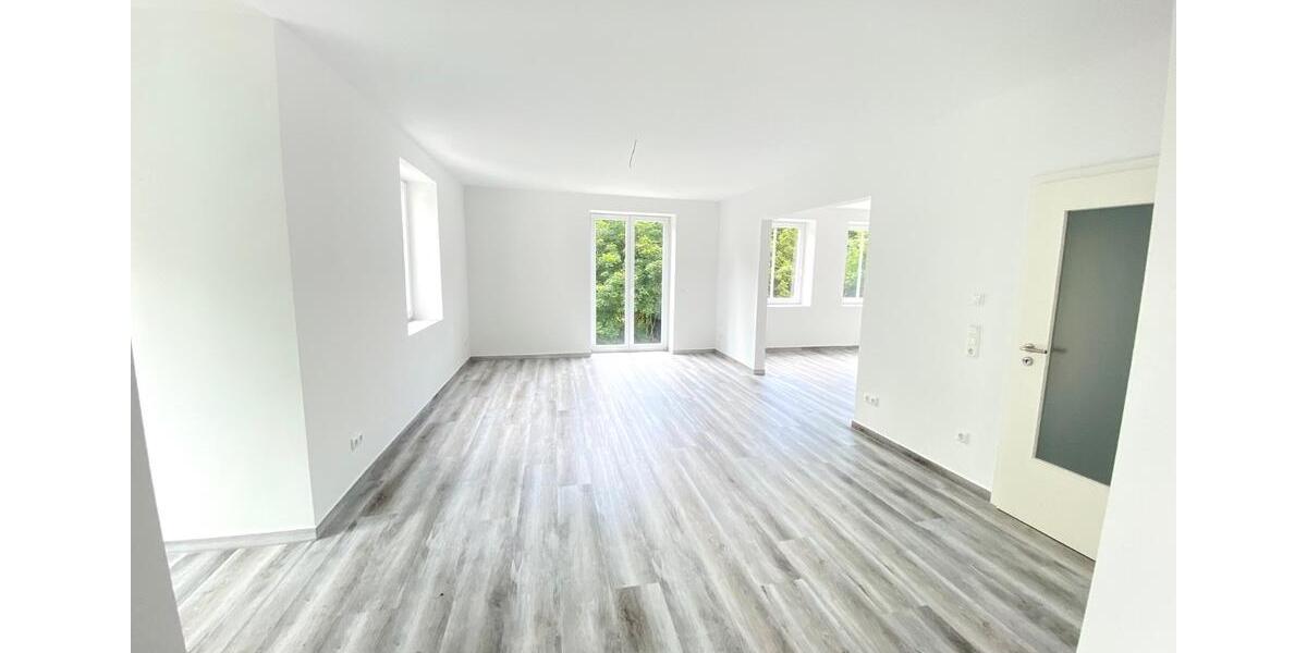 Etagenwohnung Plauen Bahnhofsvorstadt - 7 Zimmer, 175 m&sup2;, 1.499&euro; | Angebot:20832866