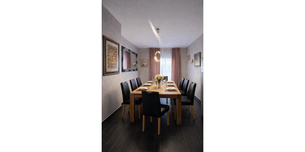 Dachgeschoßwohnung Plauen Altstadt - 5 Zimmer, 130 m&sup2;, 1.000&euro; | Angebot:25999918