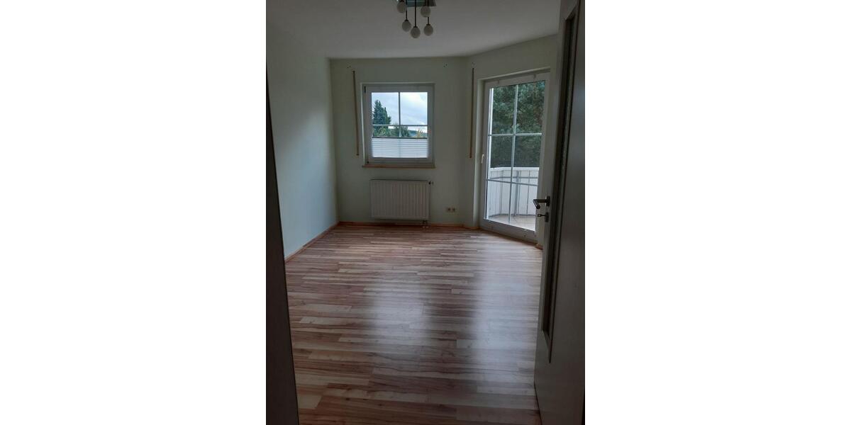 Etagenwohnung Döhlau - 3 Zimmer, 78 m&sup2;, 640&euro; | Angebot:26007894