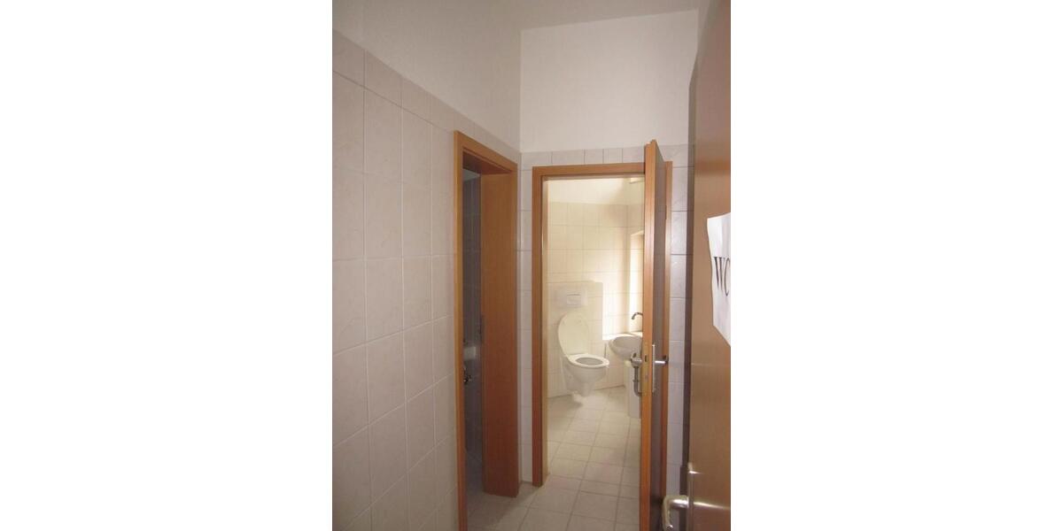 Etagenwohnung Plauen Altstadt - 5 Zimmer, 150 m&sup2;, 750&euro; | Angebot:25349247