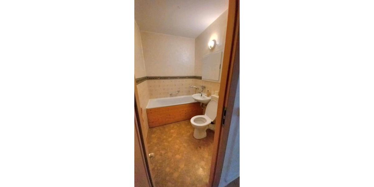 Etagenwohnung Plauen - 3 Zimmer, 58 m&sup2;, 300&euro; | Angebot:25965275