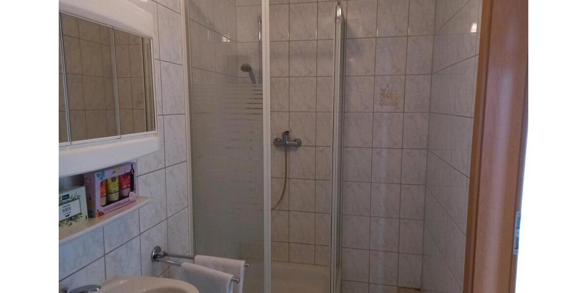 Etagenwohnung Plauen - 1 Zimmer, 37 m&sup2;, 320&euro; | Angebot:26038389