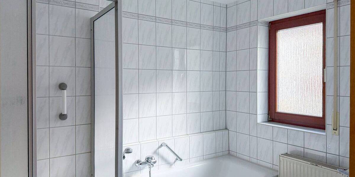 Etagenwohnung Lengenfeld - 3 Zimmer, 71 m&sup2;, 72.000&euro; | Angebot:26378417