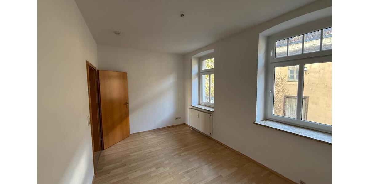Etagenwohnung Greiz - 3 Zimmer, 79 m&sup2;, 465&euro; | Angebot:26050264