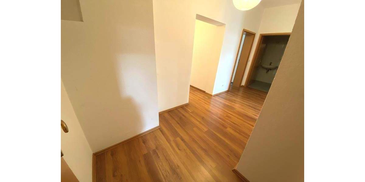 Etagenwohnung Plauen Hammervorstadt - 2 Zimmer, 61 m&sup2;, 280&euro; | Angebot:25691960