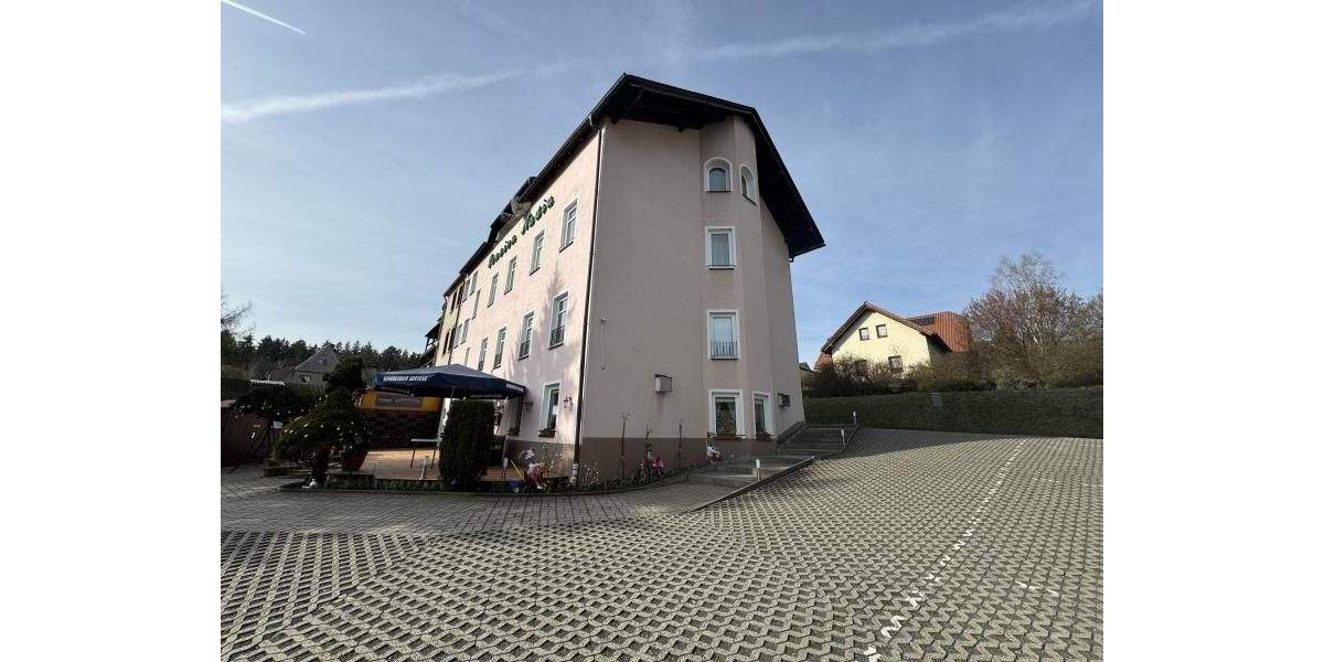 Einfamilienhaus Adorf - 8 Zimmer, 385.000&euro; | Angebot:25776513