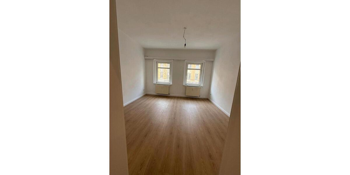 Etagenwohnung Plauen - 2 Zimmer, 68 m&sup2;, 408&euro; | Angebot:25572182