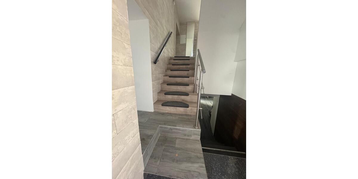 Einfamilienhaus Treuen - 3 Zimmer, 180 m&sup2;, 180.000&euro; | Angebot:25278784