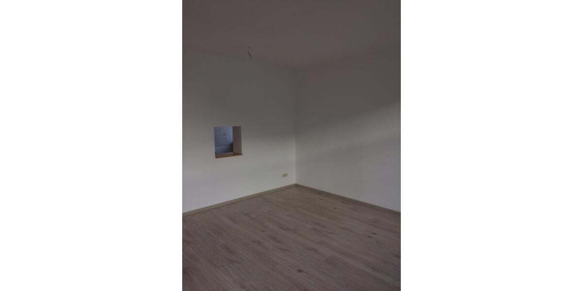 Etagenwohnung Oelsnitz (Vogtland) - 3 Zimmer, 75 m&sup2;, 360&euro; | Angebot:25590371