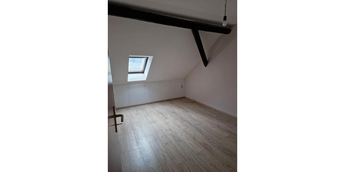 Dachgeschoßwohnung Lengenfeld - 2 Zimmer, 69 m&sup2;, 310&euro; | Angebot:25124988