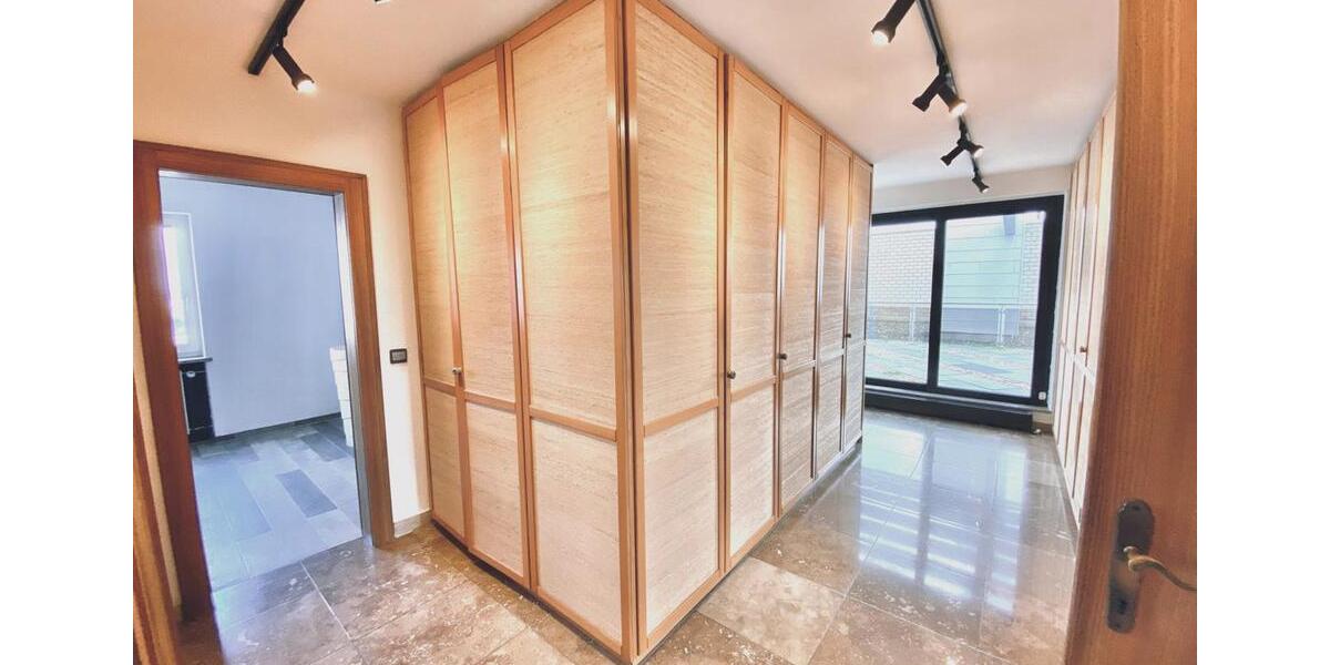 Einfamilienhaus Hof Neuhof - 5 Zimmer, 326 m&sup2;, 1.700&euro; | Angebot:26096955