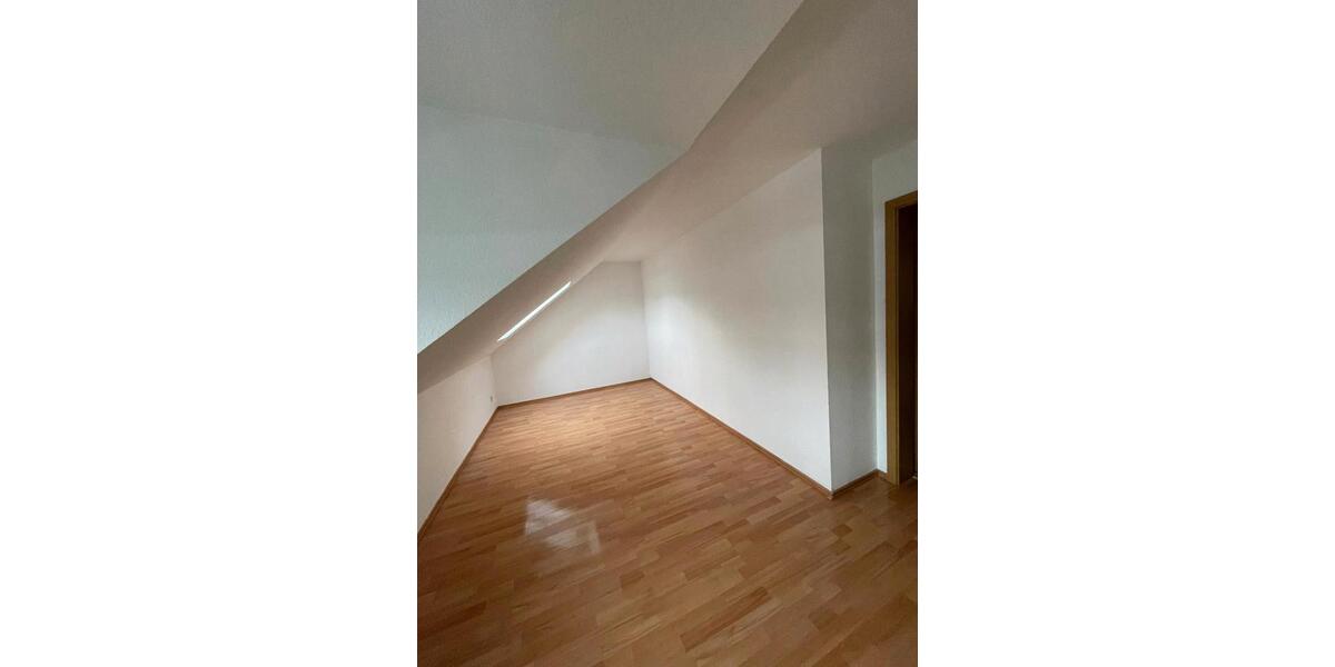 Dachgeschoßwohnung Reichenbach im Vogtland - 2 Zimmer, 45 m&sup2;, 495&euro; | Angebot:24535100