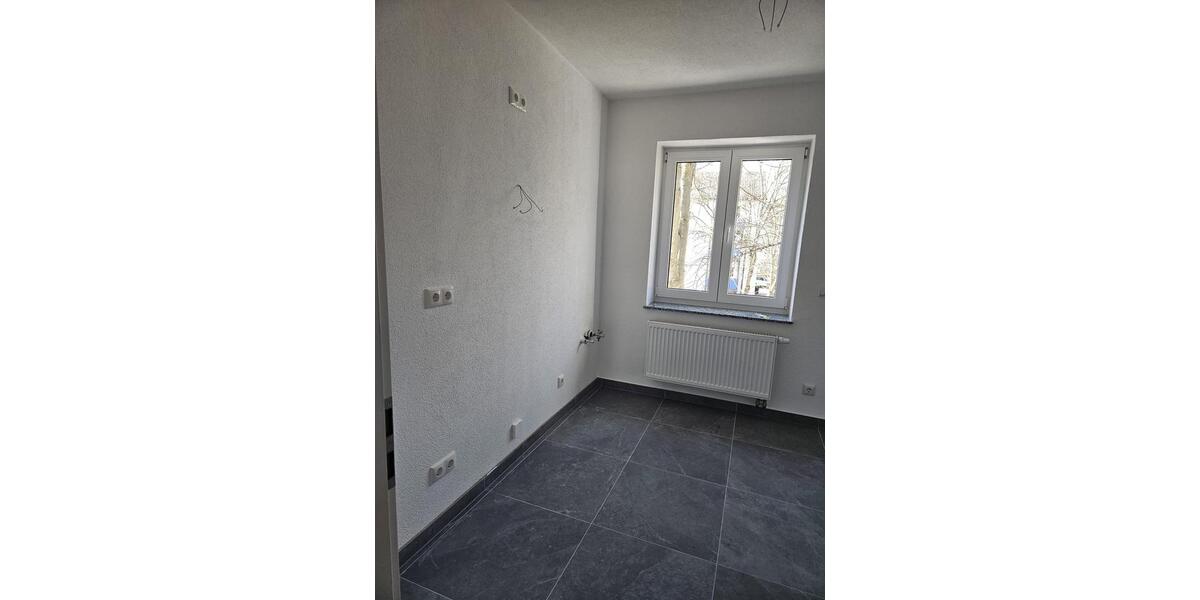 Erdgeschoßwohnung Hof Neuhof - 3 Zimmer, 86 m&sup2;, 945&euro; | Angebot:25870522