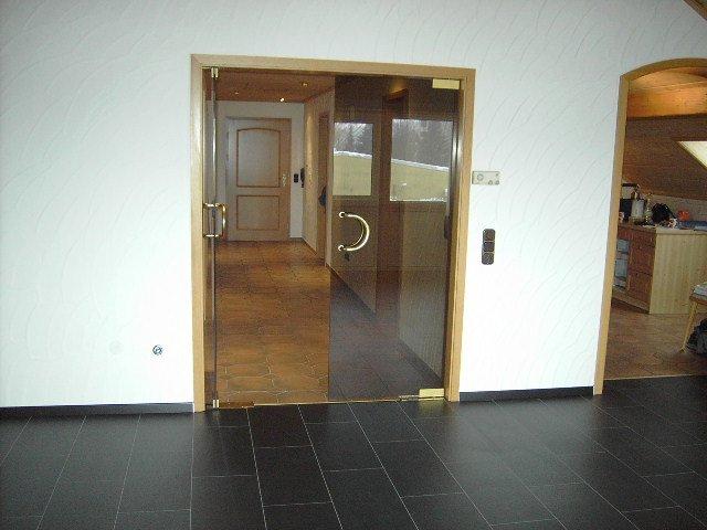 Dachgeschoßwohnung Hof Altstadt - 3 Zimmer, 100 m&sup2;, 590&euro; | Angebot:25978851