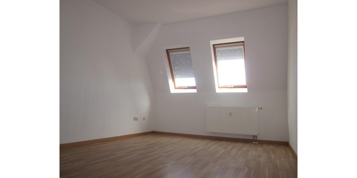 Dachgeschoßwohnung Plauen Bahnhofsvorstadt - 3 Zimmer, 81 m&sup2;, 379&euro; | Angebot:19935404