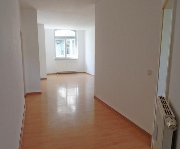 Etagenwohnung Reichenbach im Vogtland - 3 Zimmer, 63 m&sup2;, 340&euro; | Angebot:25962405