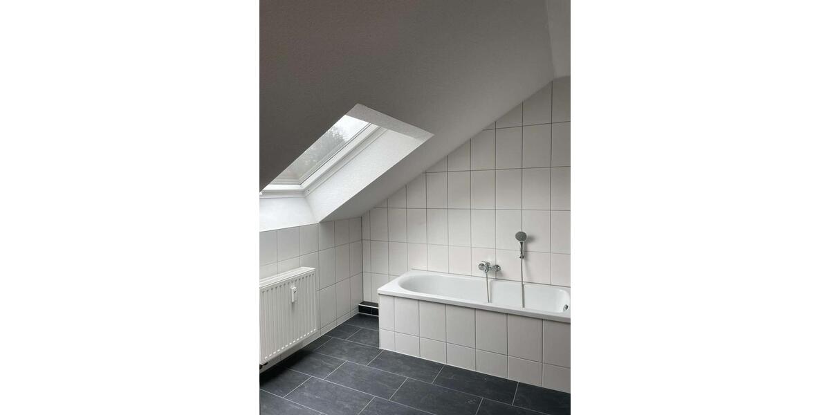 Dachgeschoßwohnung Klingenthal - 4 Zimmer, 146 m&sup2;, 740&euro; | Angebot:26547170