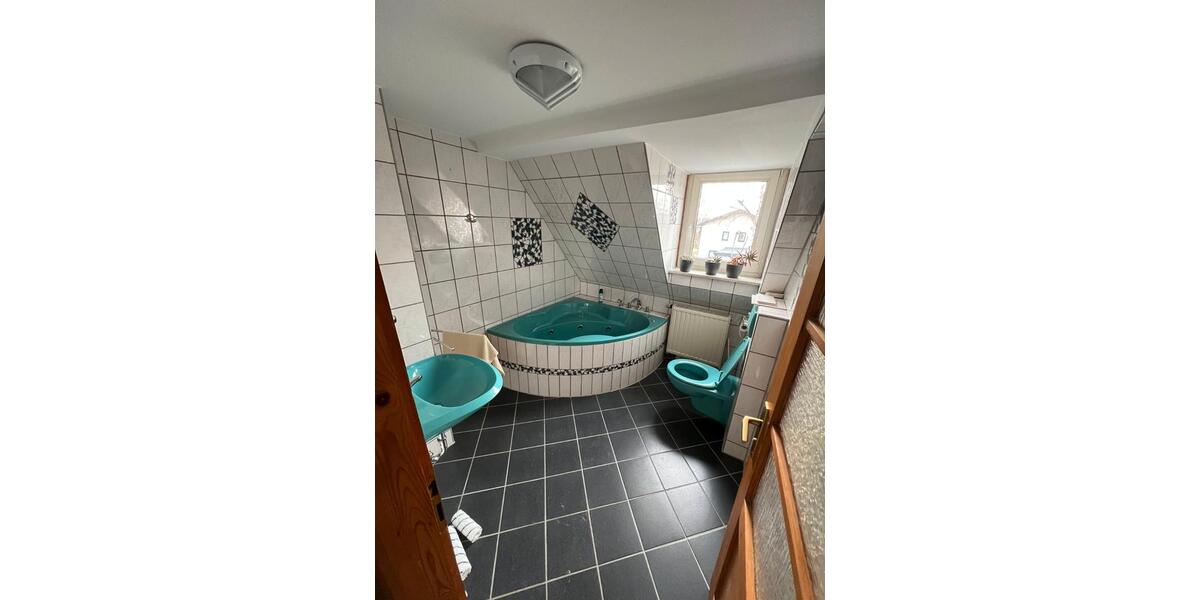 Maisonettenwohnung Oberkotzau - 7 Zimmer, 127 m&sup2;, 890&euro; | Angebot:26546252