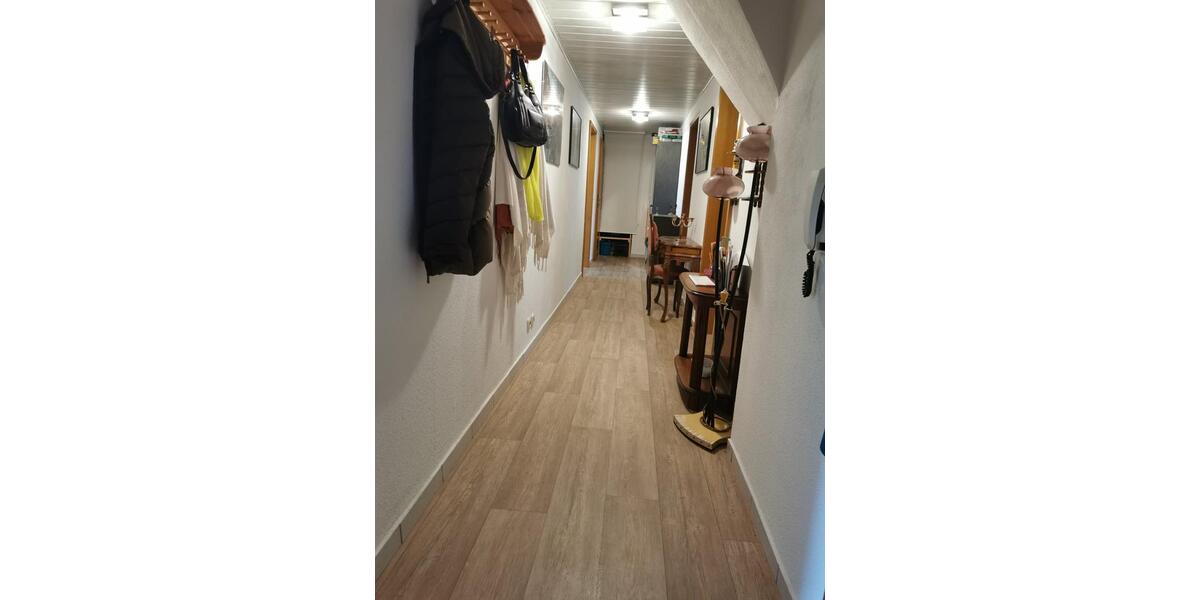 Dachgeschoßwohnung Reichenbach im Vogtland - 3 Zimmer, 70 m&sup2;, 400&euro; | Angebot:24625537