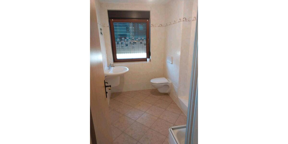 Erdgeschoßwohnung Greiz - 2 Zimmer, 45 m&sup2;, 390&euro; | Angebot:25858370