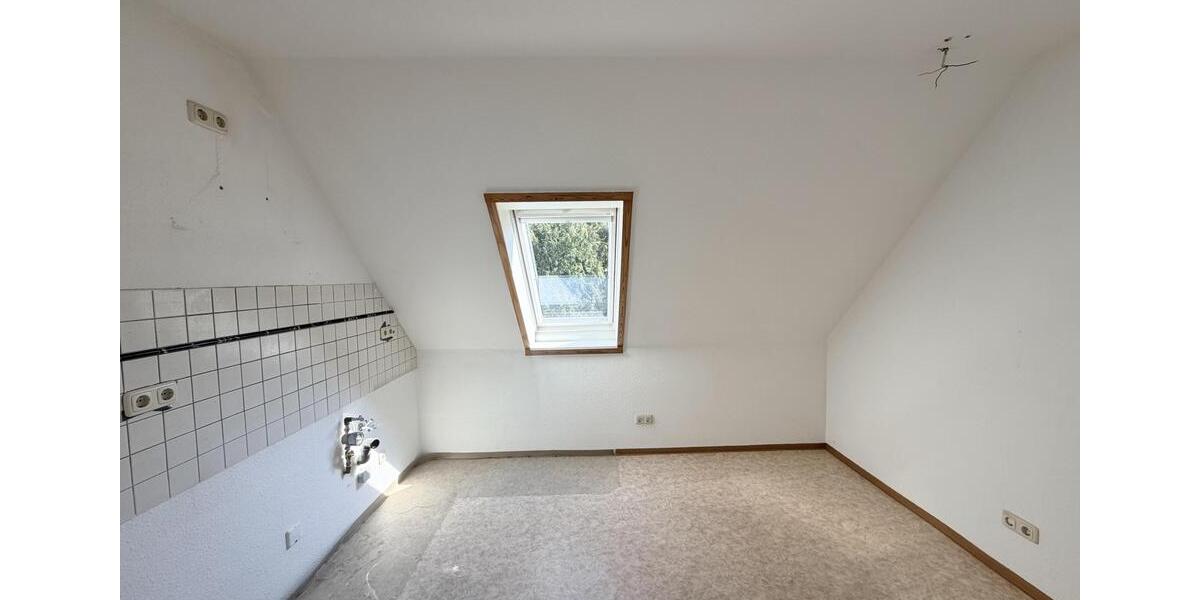 Dachgeschoßwohnung Bergen - 3.5 Zimmer, 98 m&sup2;, 450&euro; | Angebot:25855305